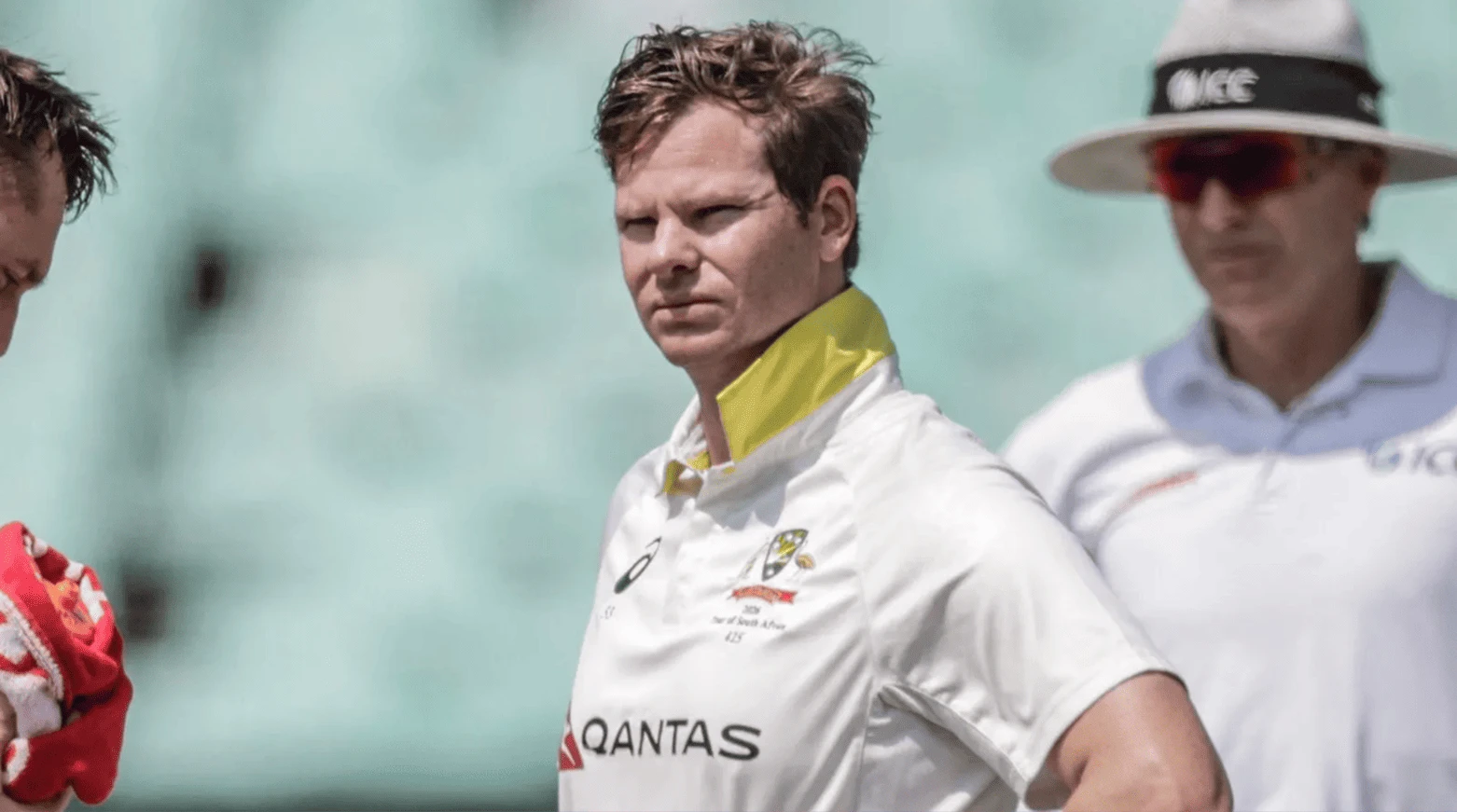 Smith sits out South Africa's second innings after helmet blow